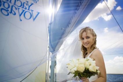 Nunta pe un iaht, inchiriaza un yacht de navigatie (catamaran) pentru o nunta