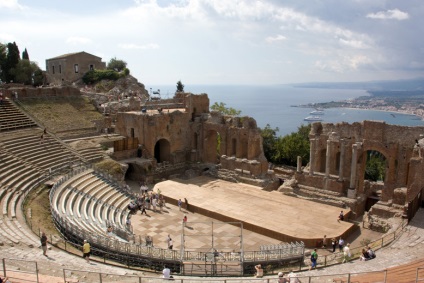 Taormina este o stațiune mediteraneană