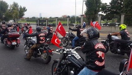 Bikerii turci au explicat atacul asupra clubului de motociclism prin prietenie cu lupii de noapte