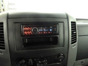 Instalarea radioului în mașină cu propriile mâini