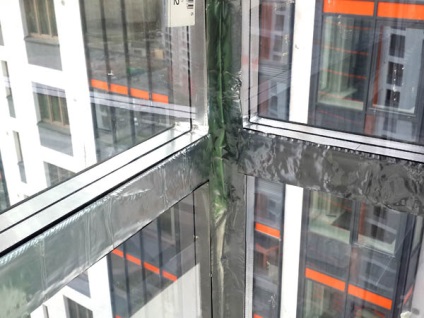 Încălzirea fațadelor din aluminiu a ferestrelor de ușă a loggii de vitralii încălzirea construcțiilor din aluminiu în
