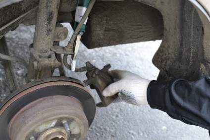 A hátsó féknyereg chevrolet Lacetti, ennyit tudok