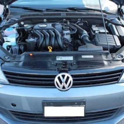 Înlocuirea termostatului și a pompei Volkswagen în rețeaua centrelor de îngrijire a autovehiculelor