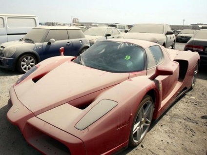 Vehicule abandonate în Dubai de ce sunt aruncate