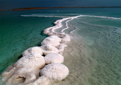 Care este diferența dintre o mare și un lac, care este diferența