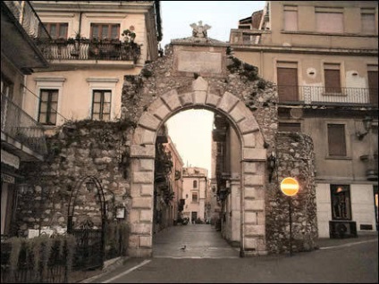Ce merită să vedeți în Taormina cele mai interesante locuri