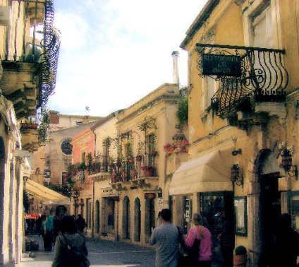 Ce merită să vedeți în Taormina cele mai interesante locuri