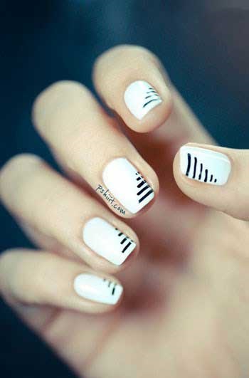 Designul unghiilor este minimalist, simplu, dar elegant