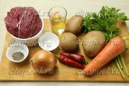 Carne de vită cu o rețetă de cartofi cu o fotografie