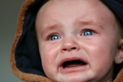 Cum să calmezi un copil atunci când plânge