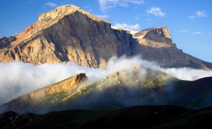 Fotografii frumoase din Caucaz, inclusiv orașe, natură și munți