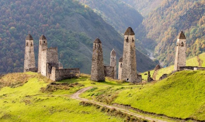 Fotografii frumoase din Caucaz, inclusiv orașe, natură și munți