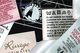 Informații scurte despre etichete și etichete pentru haine