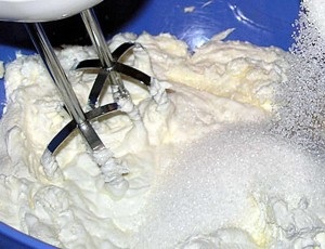 Cremă pentru tort Napoleon din lapte condensat, rețetă pas cu pas cu fotografie