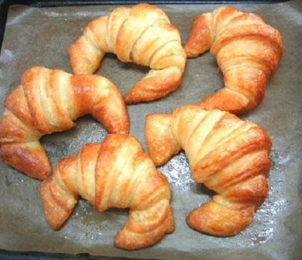 Croissants din rețete de patiserie gata preparate, ls