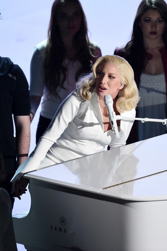 Lady Gaga a adus oaspeții de la Oscar la lacrimi