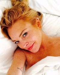 Lindsay Lohan úgy döntött, hogy megmutassam magam smink nélkül, de kifogott csaló