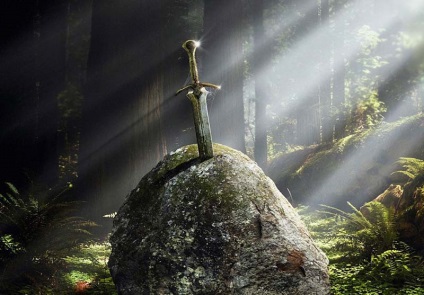 A kard szimbolizálja erejét, méltóságát, jobb igazságosságát
