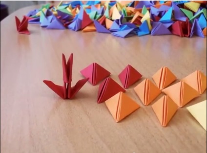 Moduláris origami kezdőknek váza, egy hattyú, a kígyó és a virágok