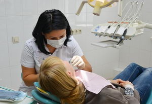 Țesutul osos și dinții din țesuturile de marmură sunt în pericol! Despre corecția mușcăturii și bretele