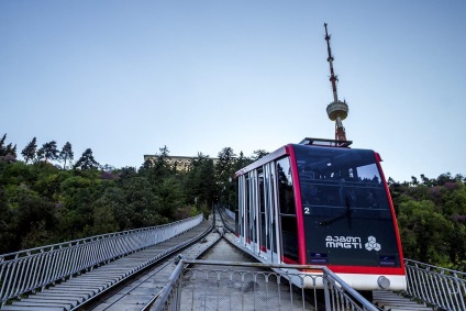 Mtatsminda - vidámpark - Bombora - Tbilisziben