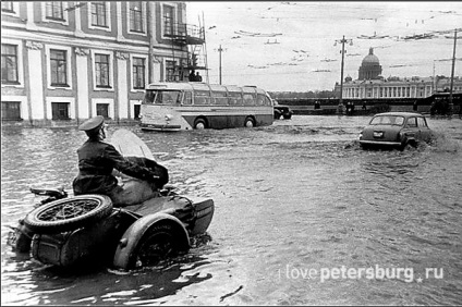 Inundațiile - principalul atac al Sankt Petersburgului, istoria St Petersburgului