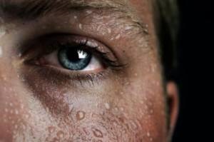 Transpirație abundentă la bărbați și femei, cauze și tratament