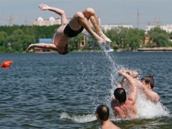 Azokra a veszélyekre, amelyek várakoznak Rostovra a vízen - a folyón és a tengeren