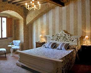 Fermecătorul sat medieval din San Gimignano