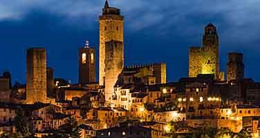 Fermecătorul sat medieval din San Gimignano