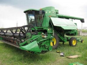 Caracteristicile principale ale combinelor de recoltat John Deere, totul despre echipamentele speciale