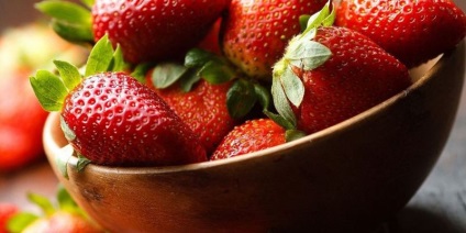 Beneficiile și efectele căpșunilor asupra sănătății femeilor și bărbaților
