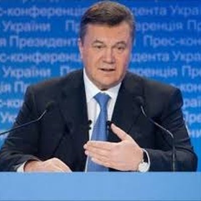 Ki kíván feltenni egy kérdést, Viktor Janukovics megígérte, hogy „lábtörést”