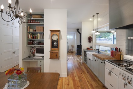 Un studiu în bucătărie - sfaturi pentru reproiectarea aspectului bucătăriei sub cabinetul de acasă cu o fotografie pe
