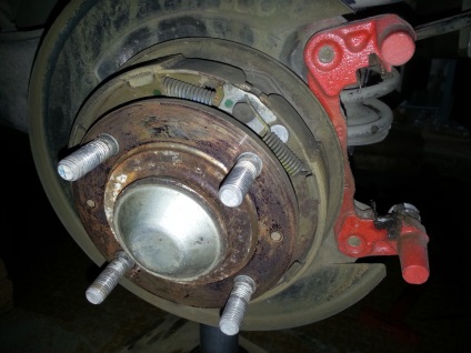 Repararea suspensiei spate (înlocuirea blocurilor silențioase) în mașina de mitsubishi lancer 9
