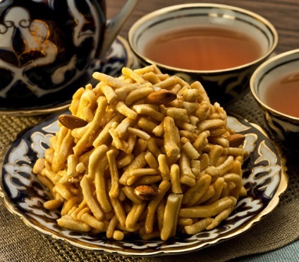 Rețetă pentru chak chak cu caracteristici de miere și o revizuire cu o fotografie