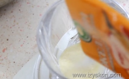 Secretele de gătit un tort cu o oglindă glazură pas-cu-pas rețetă cu o fotografie