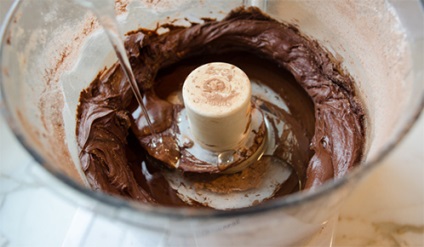 Csokoládé jegesedés egy tortát csokoládé recept egy fotó
