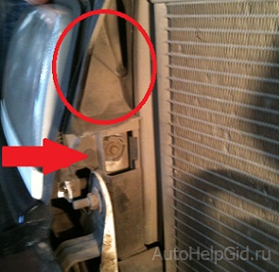 Demontarea, instalarea și curățarea radiatorului pe Mercedes w202