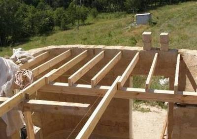 Construirea unei case din adobe