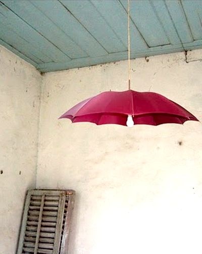 Becuri din umbrele