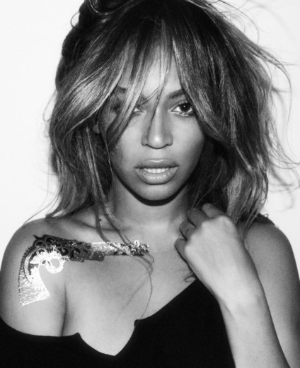 Trendul de la Star Beyoncé a arătat cum să poarte tatuajele flash (foto)