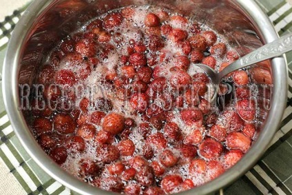 Jam din căpșuni pentru rețeta de iarnă clasică