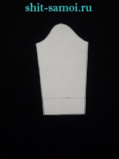 Modelul unui trapez rochie cu o diferență în lungimea fustei se coase