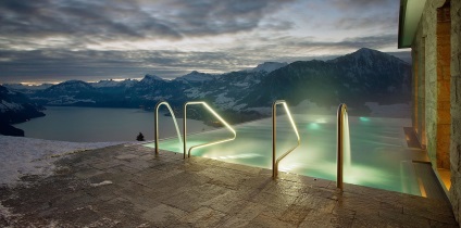Lenyűgöző kilátás nyílik a medence úgynevezett „Stairway to Heaven» - fotorelax