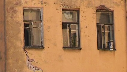 Într-o casă în colaps de pe strada lumii, a existat o scurgere de gaze, canalul TV - Sankt Petersburg