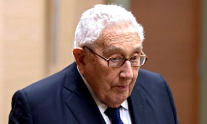 De ce a venit Kissinger la Putin și la politician
