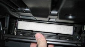 Înlocuirea lămpilor pentru iluminare și oprirea Toyota Corolla