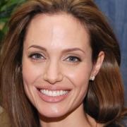 Angelina Jolie a fost spitalizată într-o stare gravă, la modă Petersburg