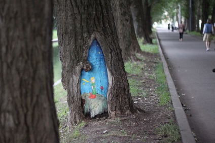 Artistul de artă a pictat imagini pe copaci, rupte de un uragan - Moscova